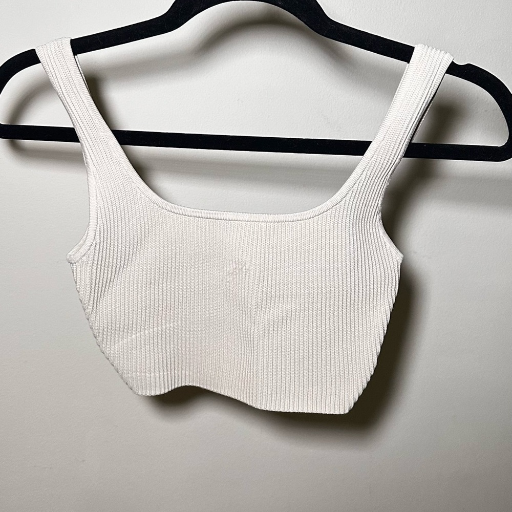 Aritzia babton light taupe cropped top. Slight worn